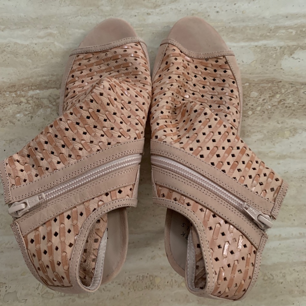 Tan Heels
